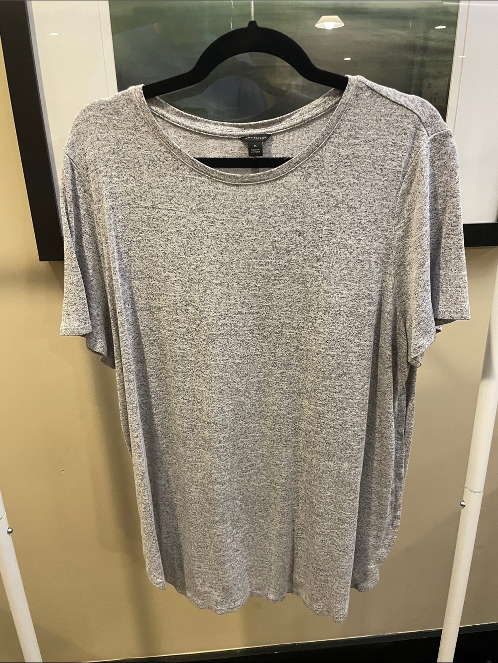 Ann Taylor. XL. Heather Gray Basic Short Sleeve Tee